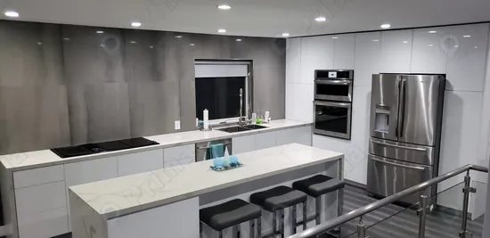 Modern Black Painted Veneer Finish Hande Less Design Kitchen Cabinets ...